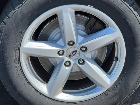 Certified 2017 Ford Explorer XLT AWD/4WD image 8