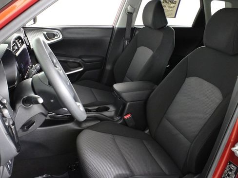 Used 2023 Kia Soul S FWD image 19