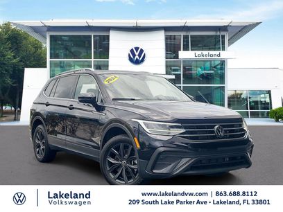 Used 2024 Volkswagen Tiguan SE w/ Panoramic Sunroof Package