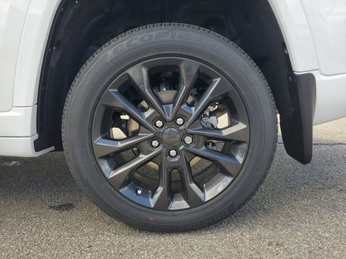New 2026 Jeep Grand Cherokee Limited AWD/4WD image 11