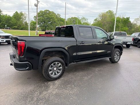 Used 2024 GMC Sierra 1500 AT4 w/ Technology Package AWD/4WD image 3
