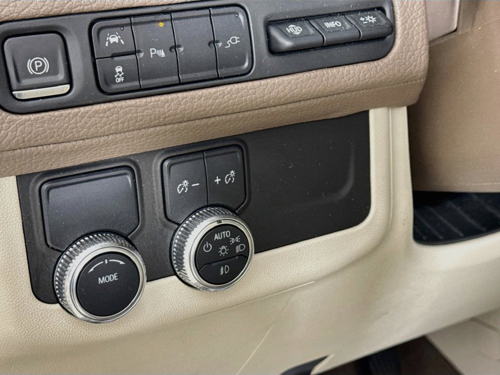 Used 2021 GMC Yukon Denali RWD image 11