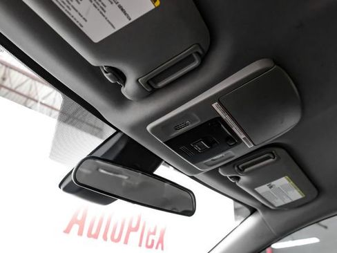 Used 2019 Toyota Camry SE image 33