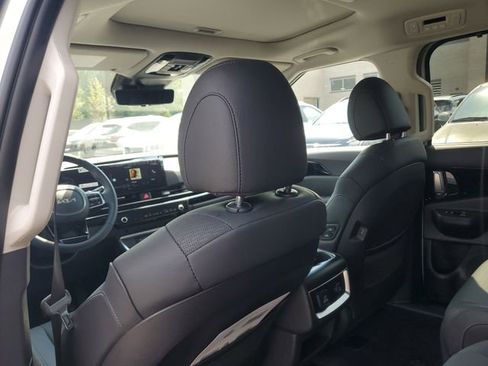 New 2026 Kia Carnival SX Prestige FWD image 9