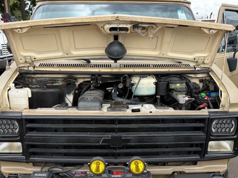 Used 1990 Chevrolet G30 Heavy-Duty Extended Sportvan RWD image 40