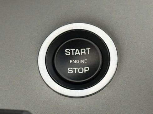 Used 2020 Land Rover Range Rover Evoque SE image 45