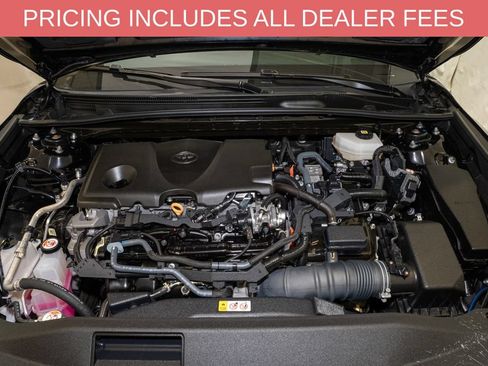 Used 2025 Toyota Camry SE FWD image 19