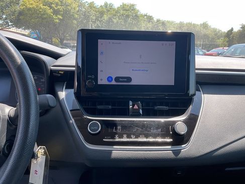 Used 2025 Toyota Corolla LE FWD image 28