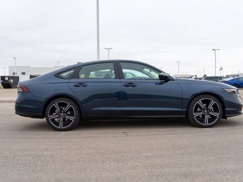 Used 2025 Honda Accord SE image 8