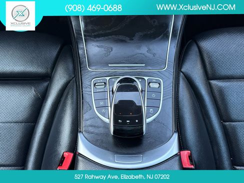Used 2019 Mercedes-Benz GLC 300 4MATIC image 18