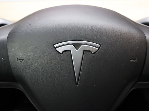 Used 2023 Tesla Model 3 Standard Range image 41
