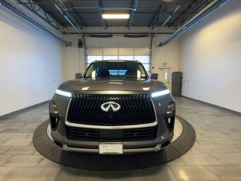 New 2026 INFINITI QX80 Luxe image 3