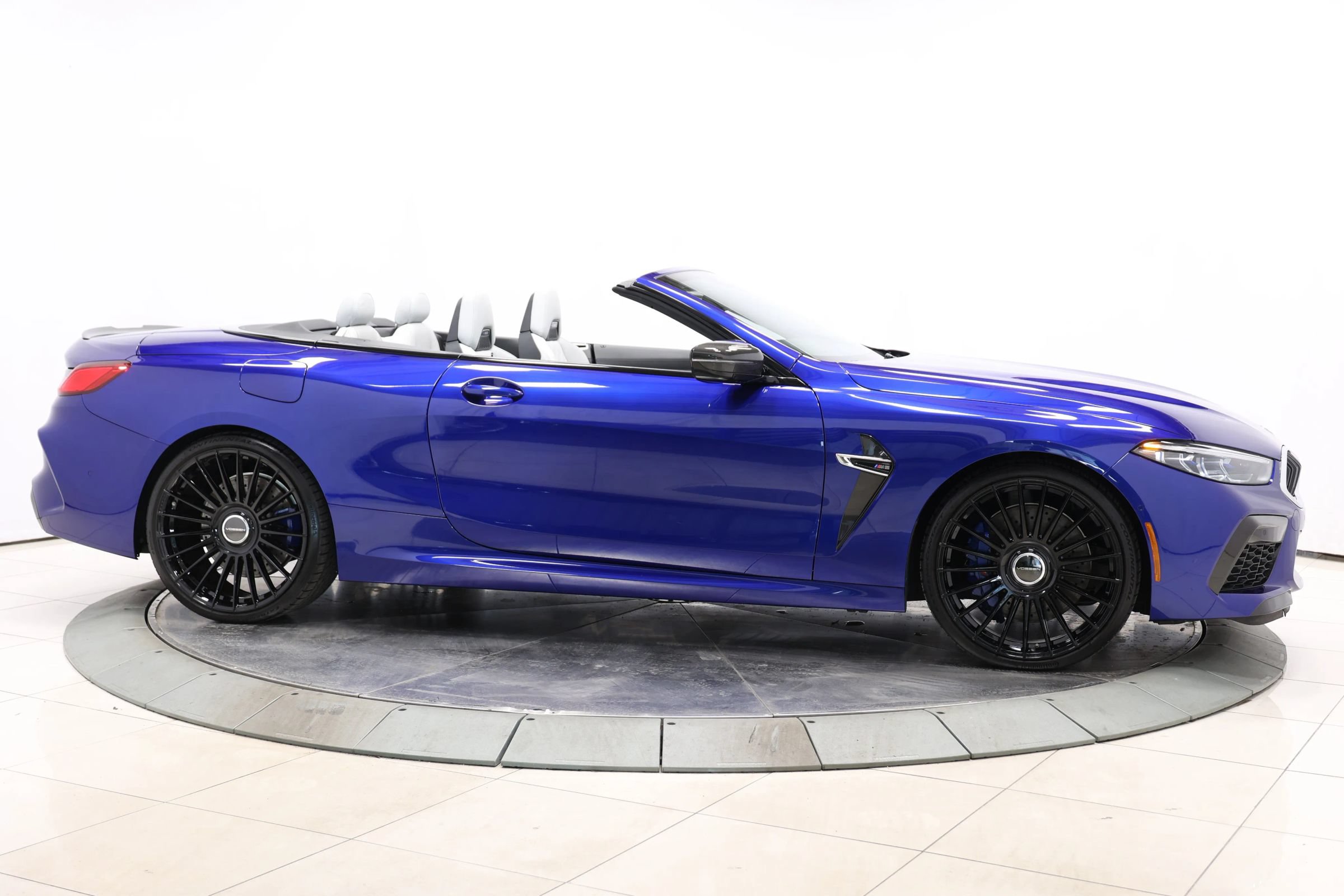 Used 2020 BMW M8 Convertible w/ M Carbon Exterior Package AWD/4WD image 69