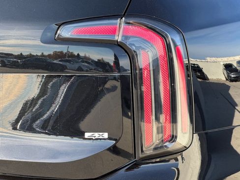 Used 2023 Kia Telluride SX Prestige image 12