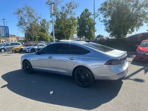 Used 2025 Honda Accord SE image 4