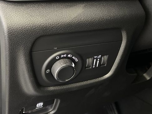 New 2025 Jeep Grand Cherokee Laredo w/ Luxury Tech Group I image 15