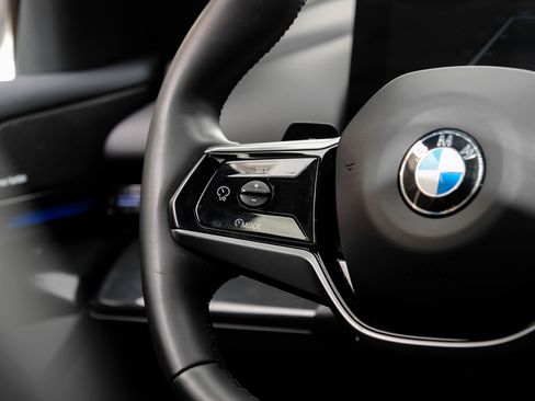 Used 2025 BMW 530i RWD image 22
