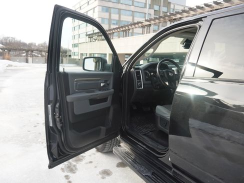 Used 2019 RAM 1500 Big Horn image 33