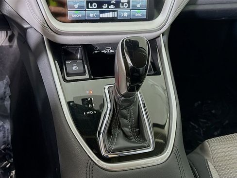 Used 2024 Subaru Outback Premium AWD/4WD image 8