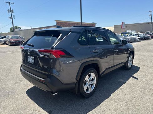Used 2019 Toyota RAV4 XLE w/ Convenience Package FWD image 7