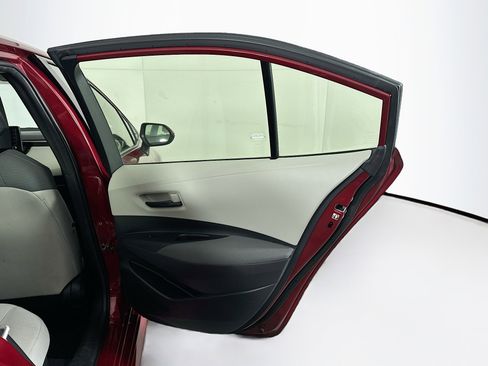 Used 2022 Toyota Corolla LE image 29
