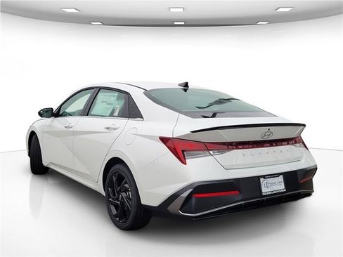 New 2026 Hyundai Elantra SEL Sport image 6