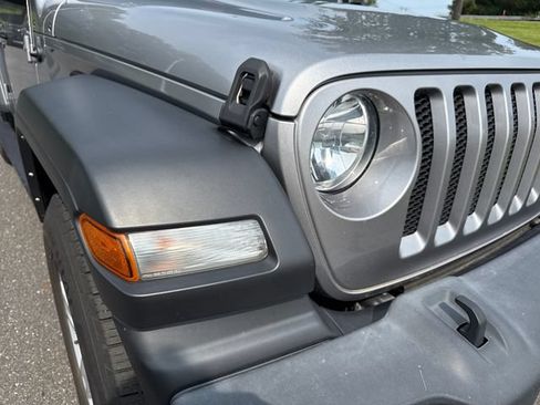 Used 2021 Jeep Wrangler Unlimited Sport AWD/4WD image 12