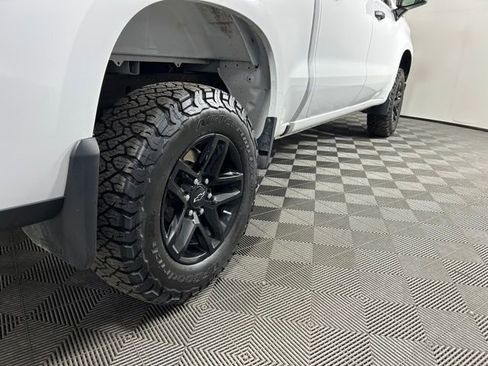 Used 2023 Chevrolet Silverado 1500 Custom Trail Boss AWD/4WD image 5