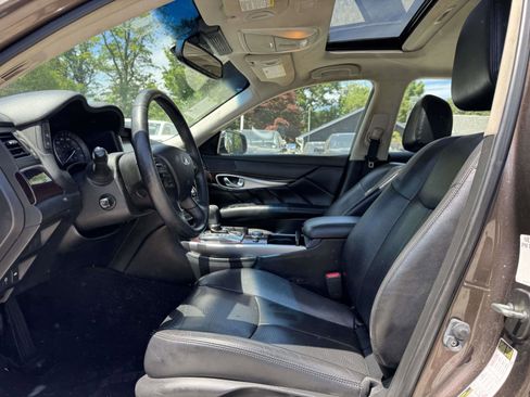 Used 2019 INFINITI Q50 Luxe w/ Essential Package (3.0T Luxe) AWD/4WD image 13