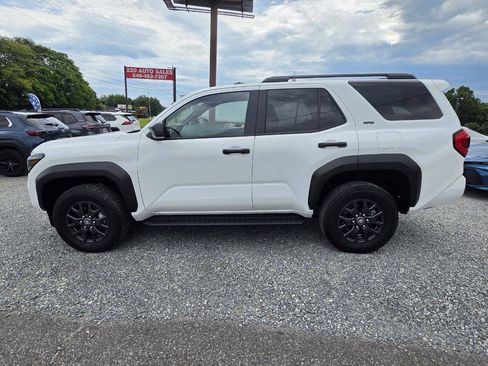 Used 2025 Toyota 4Runner SR5 AWD/4WD image 3