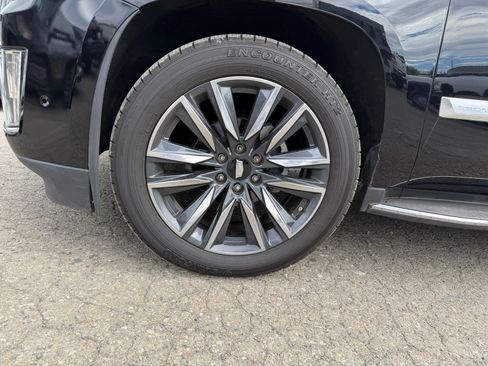 Used 2017 Cadillac Escalade ESV Luxury RWD image 9