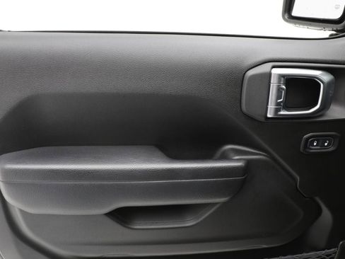 Used 2023 Jeep Wrangler Unlimited w/ Cold Weather Group image 17