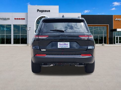 New 2026 Jeep Grand Cherokee Altitude AWD/4WD image 8