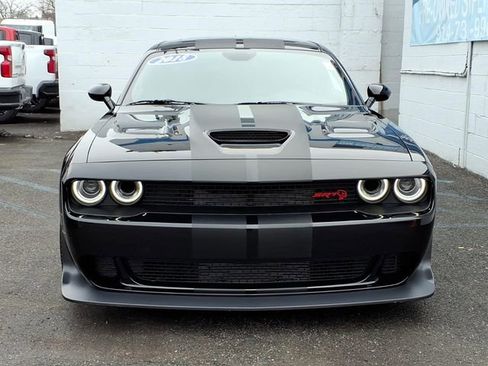 Used 2018 Dodge Challenger SRT Hellcat image 2