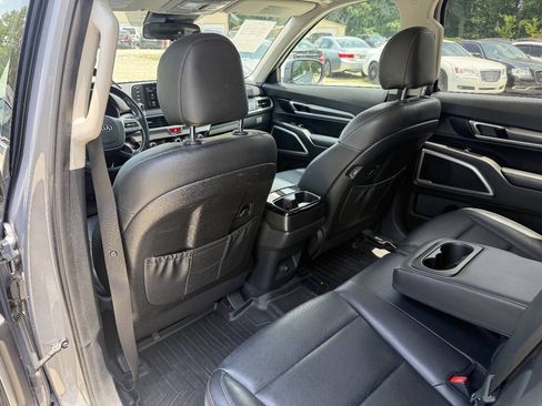 Used 2020 Kia Telluride S w/ S 8 Passenger Seating Package FWD image 10