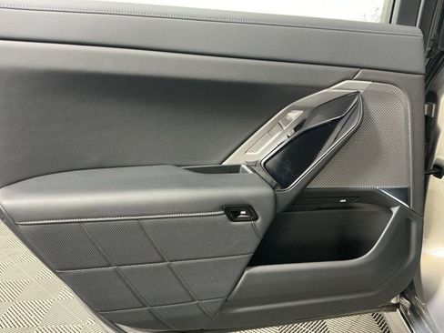 Used 2024 BMW i7 eDrive50 image 25