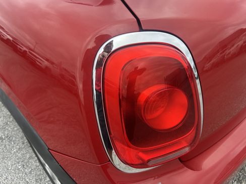 Used 2016 MINI Cooper 4-Door Hardtop FWD image 43