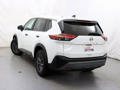 Used 2023 Nissan Rogue S image 8