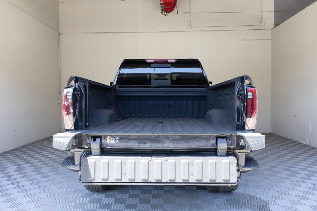 Used 2024 GMC Sierra 2500 AT4 w/ AT4 Premium Plus Package AWD/4WD image 18