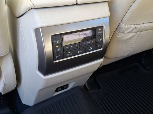 Certified 2023 Lexus GX 460 Premium w/ Premium Package AWD/4WD image 11