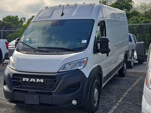 Used 2025 RAM ProMaster 2500 w/ Convenience Group FWD image 5