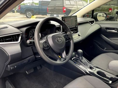 Used 2021 Toyota Corolla LE FWD image 13