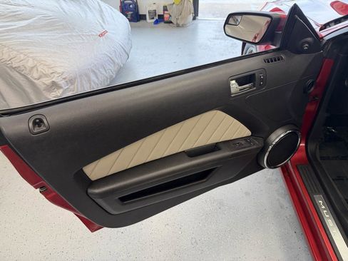 Used 2013 Ford Mustang Premium RWD image 24