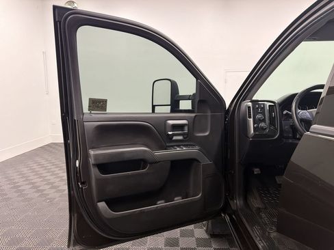 Used 2018 Chevrolet Silverado 1500 LT w/ All Star Edition AWD/4WD image 14