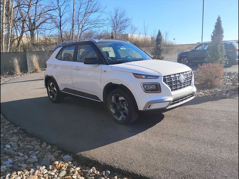 New 2026 Hyundai Venue SEL image 5