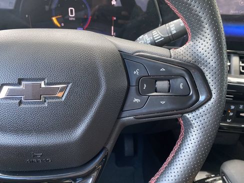 Used 2024 Chevrolet Trax RS w/ Sunroof Package FWD image 20