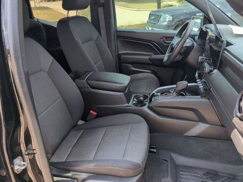 Used 2023 Chevrolet Colorado Trail Boss AWD/4WD image 16