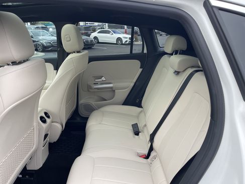 Certified 2025 Mercedes-Benz GLA 250 image 32