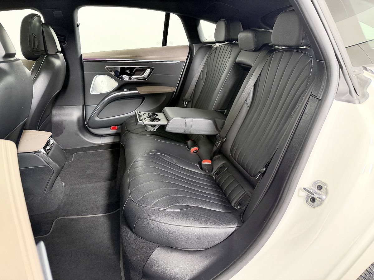 Used 2022 Mercedes-Benz EQS 580 4MATIC Sedan image 40