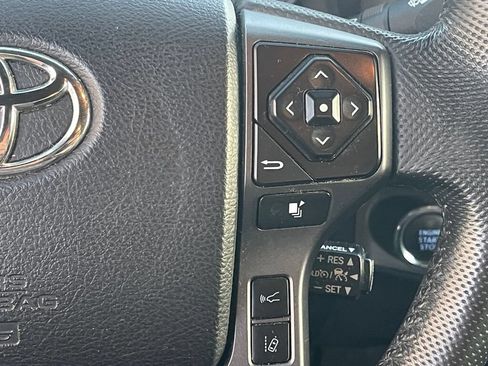 Used 2021 Toyota Tacoma TRD Off-Road w/ Technology Package AWD/4WD image 18